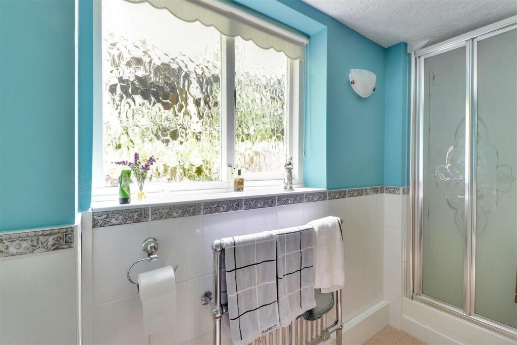 Shower Room.jpg