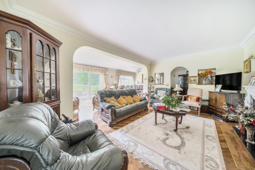 1301569-21-684813...