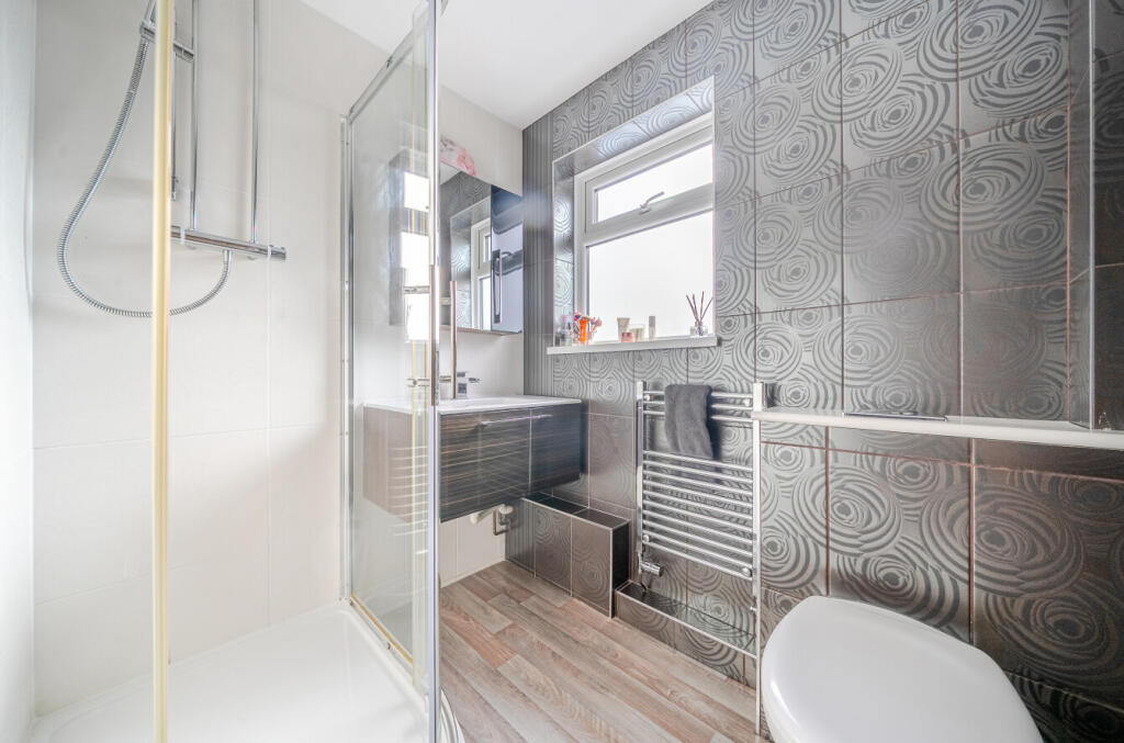 1370618-15-68fa2c...