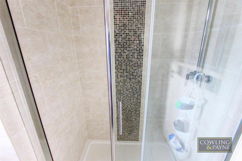 EN SUITE SHOWER