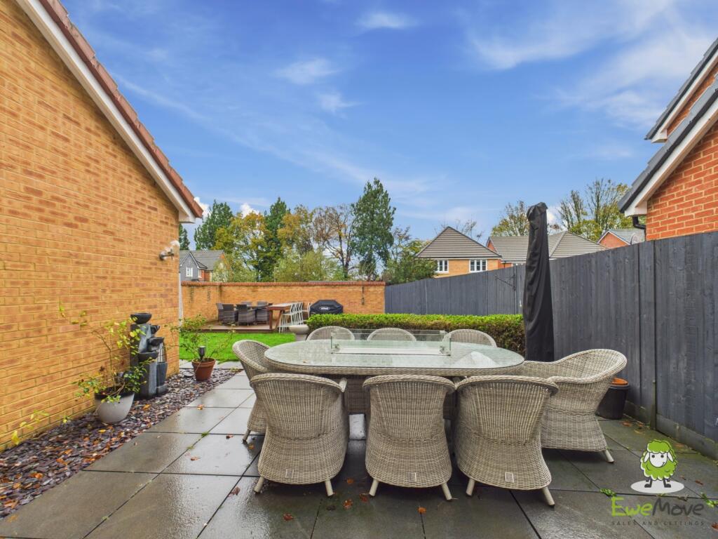 EweMove Estate Agents Basingstoke - Longwood Copse
