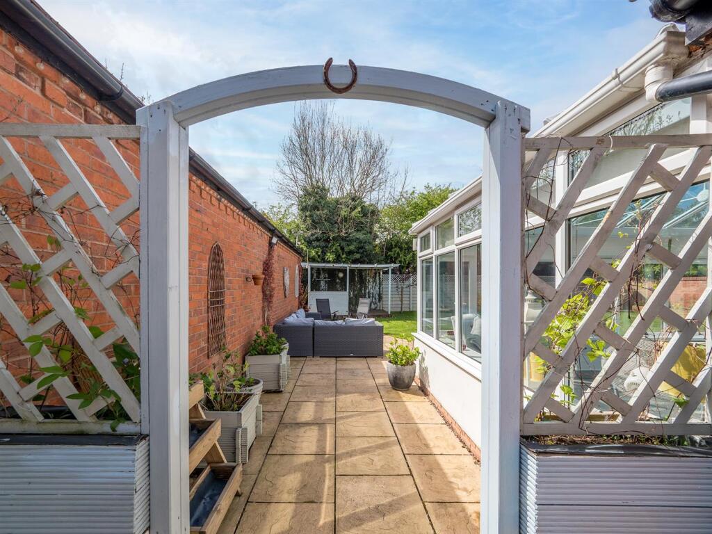 22 St Peters Way-17.jpg