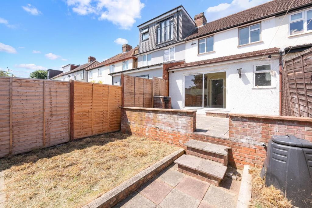 BOSCOMBE ROAD 16  (6).jpg