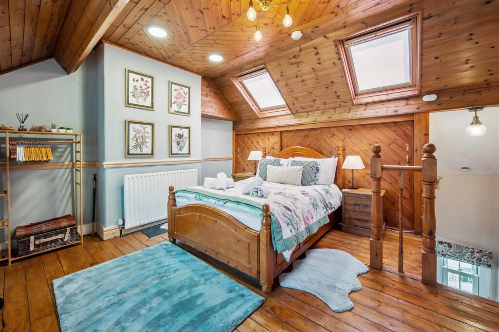 Saxton Mee Waters Edge -0001.jpg