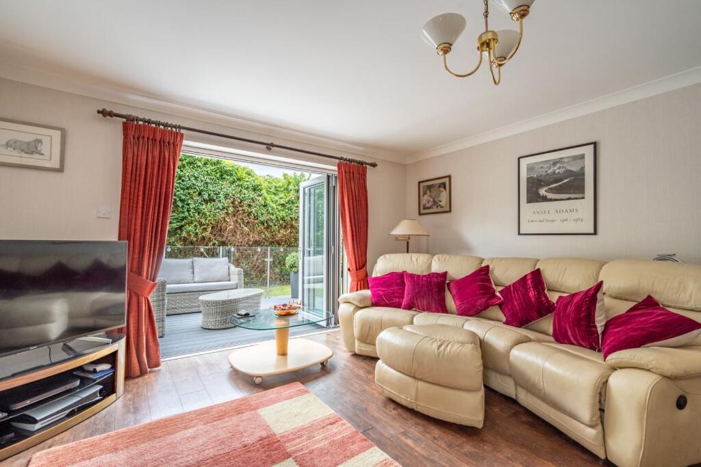 manor farm close-4.jpg