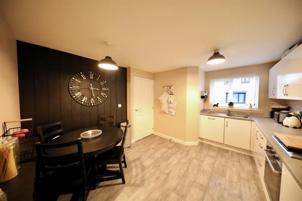 Kitchen diner