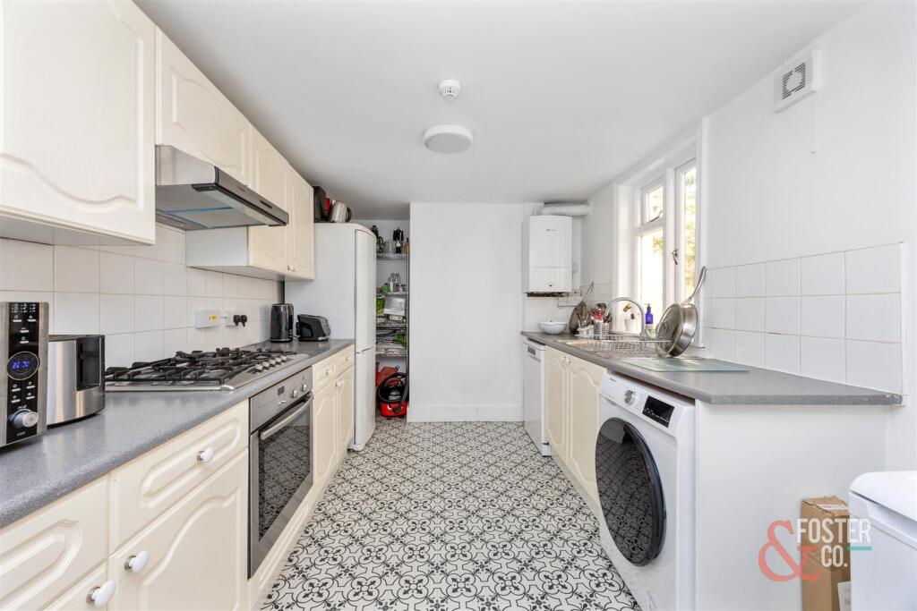 Lansdowne Place, 44-020.jpg