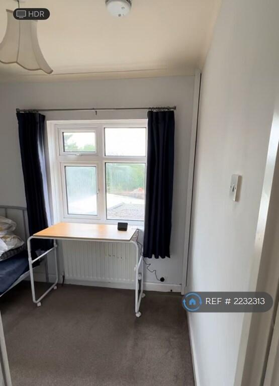 Small Single Room 