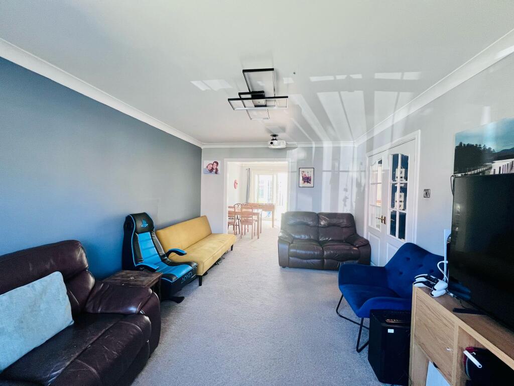 LOUNGE.jpg