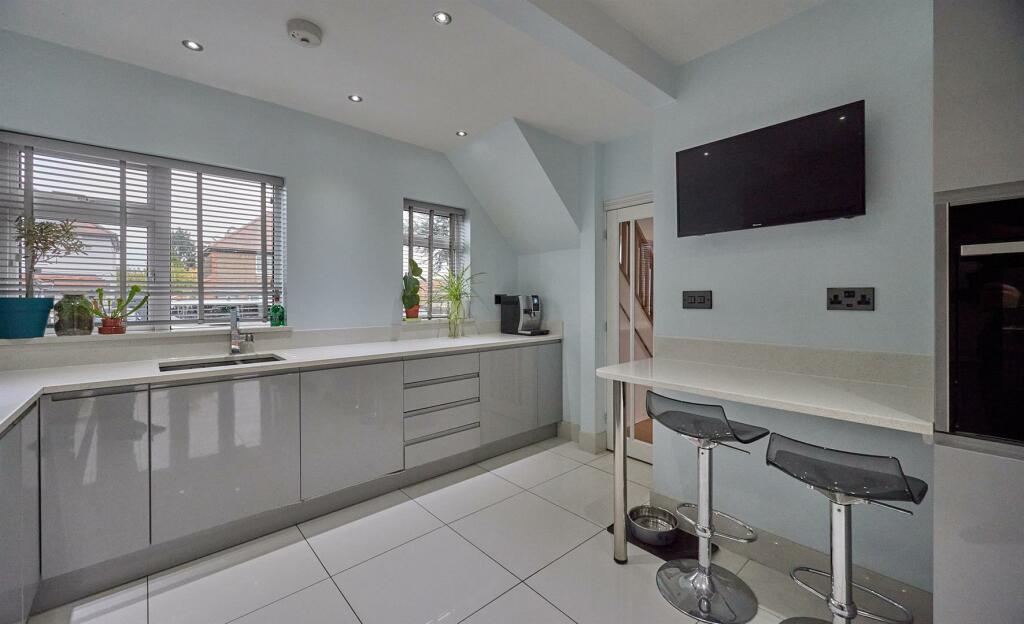 REFITTED OPEN PLAN KITCHEN TO FRONT