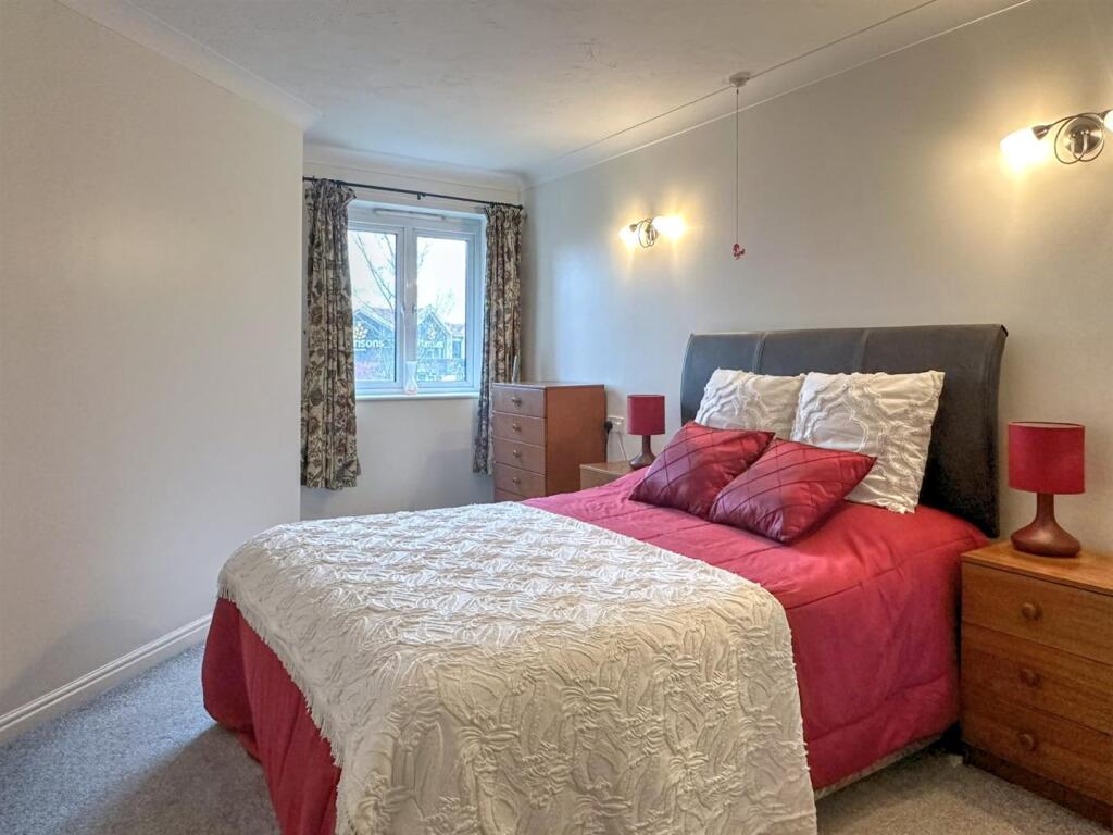 BEDROOM TWO