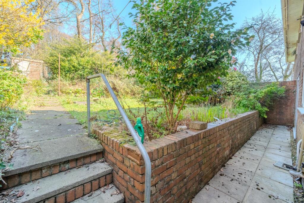 22 Garw Wood Drive-18.jpg