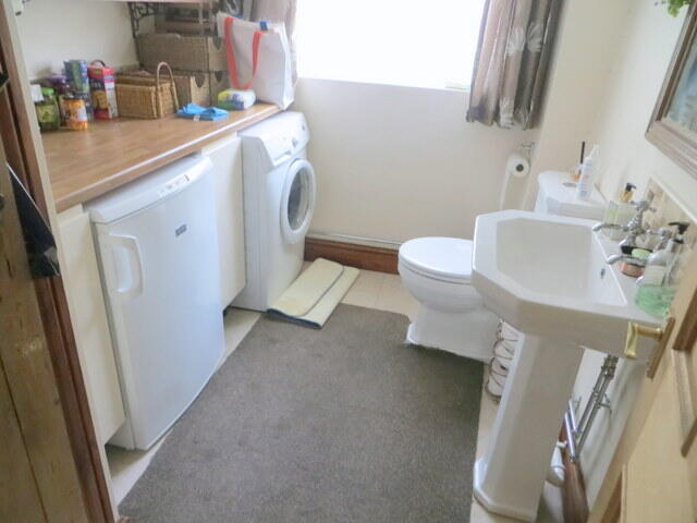 Cloak room/utility