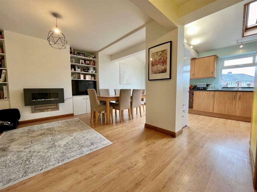 Open Plan Kitchen/ Dining/ Living Space