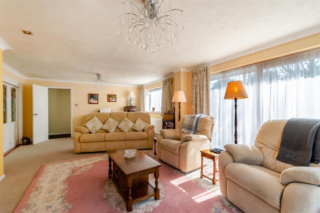 8643398-interior07.jpg
