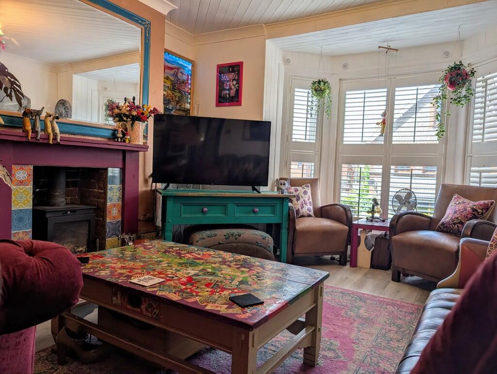Sitting Room - 2
