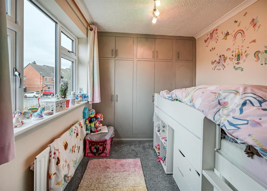 10 Ridley Close-3.jpg