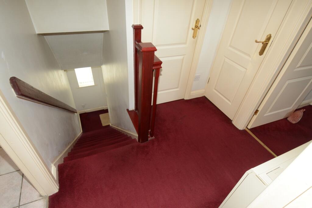 ENTRANCE/LANDING