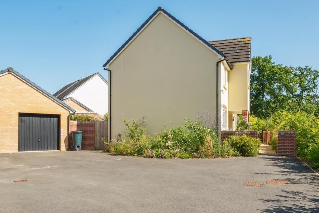 1323994-20-6870bed389624