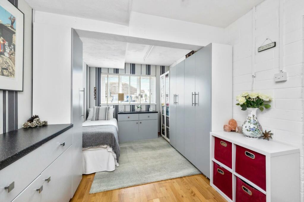 Alexandra Road 19 Lancing-007.jpg