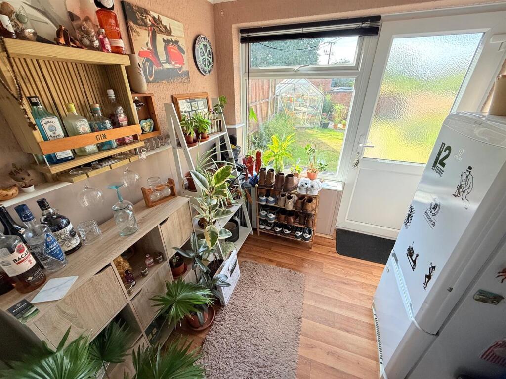 Kitchen 3.jpg