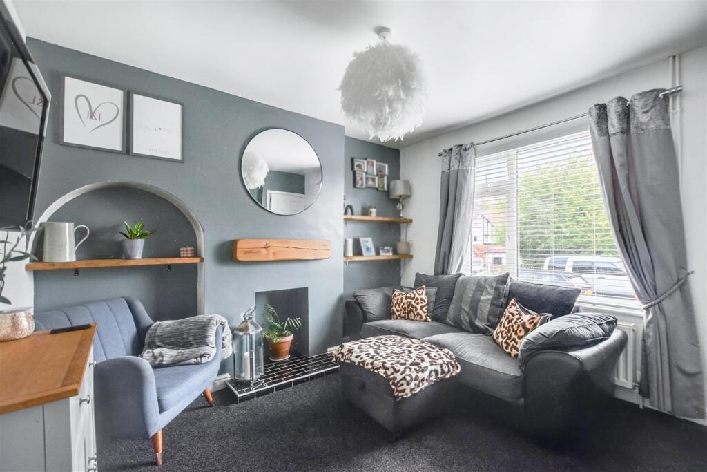 Lounge_1 lightened.jpg