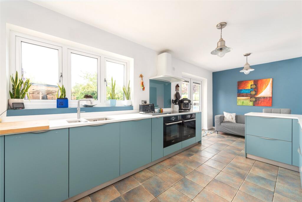 Kitchen/Breakfast Rm