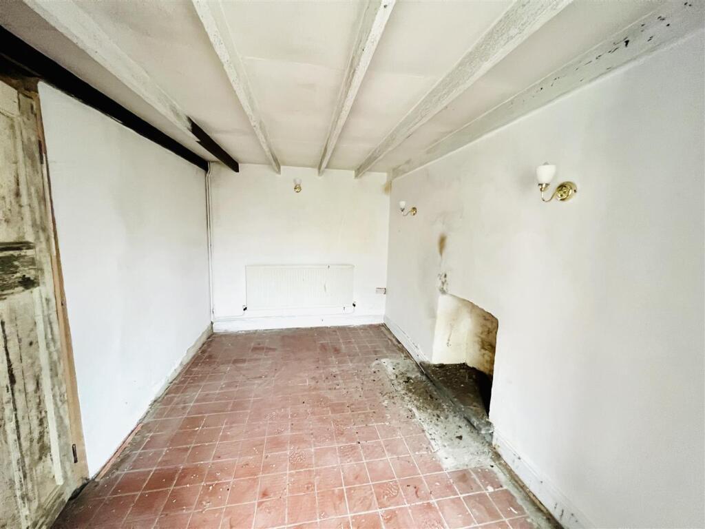 SITTING ROOM