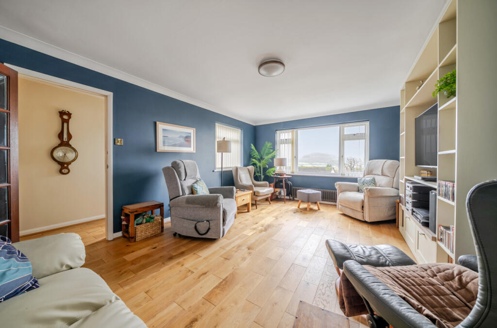 1385869-6-692d9e0...