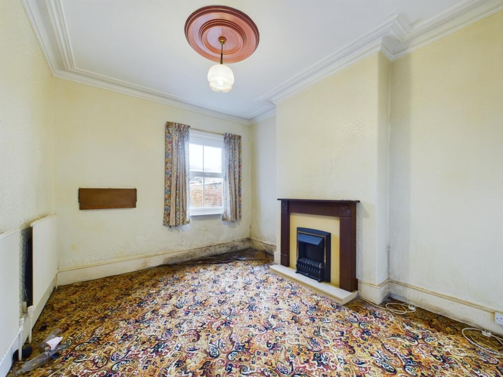 CAM04634G0-PR0005-STILL011