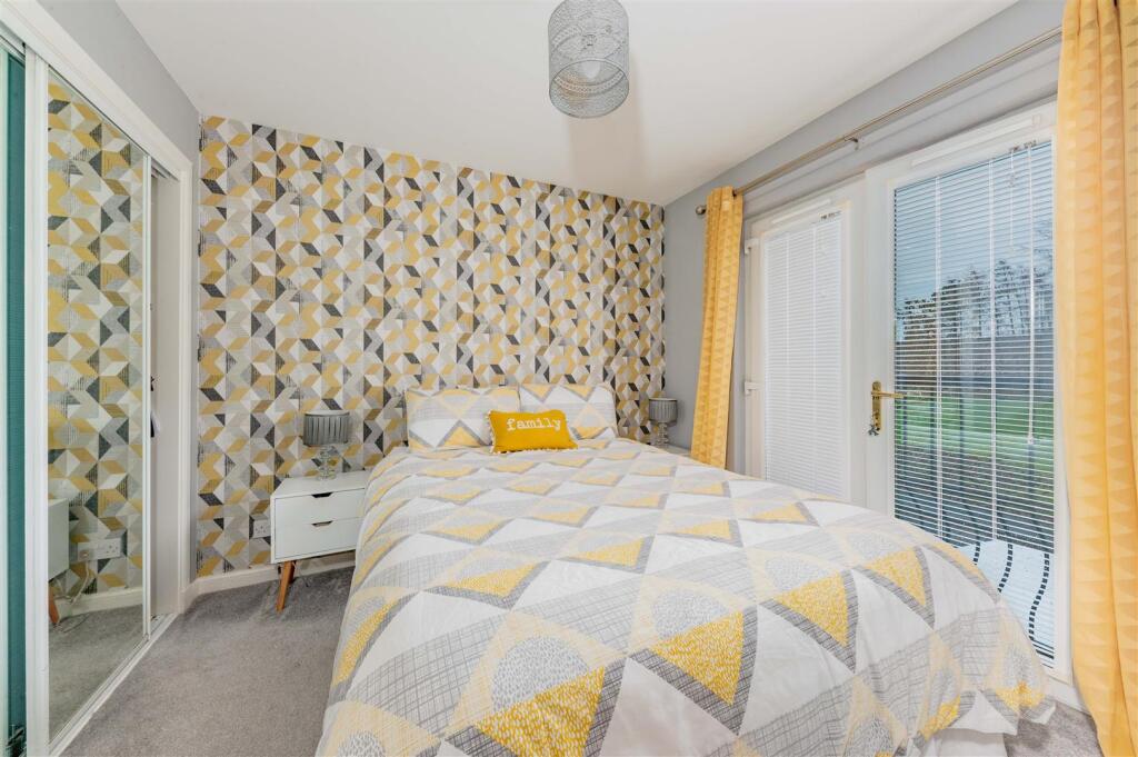 7 Millburn Gardens Dundee-10.JPG