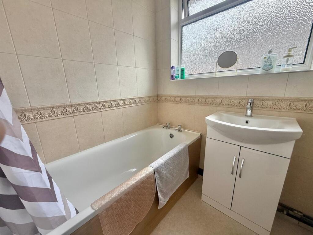 Davidson Frost-Wellings, DFW Twickenham Gardens, B