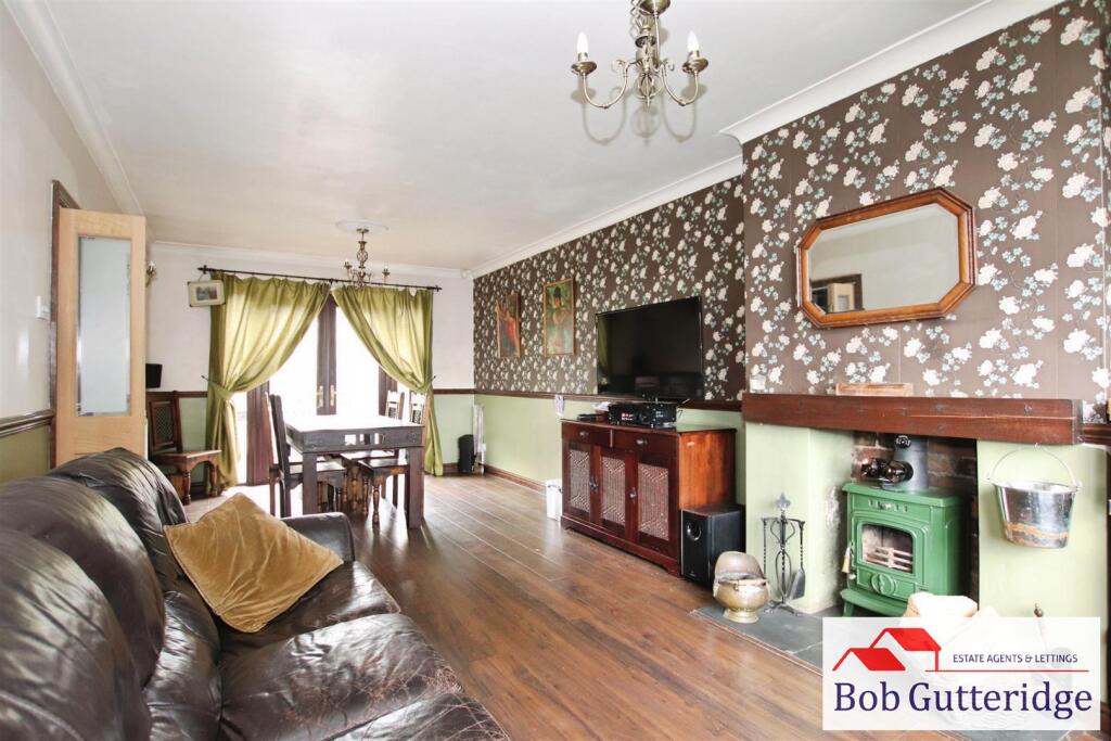 OPEN PLAN LOUNGE / DINER