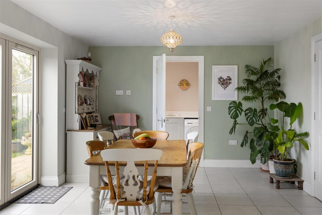 11_Farefield_Close_75.jpg
