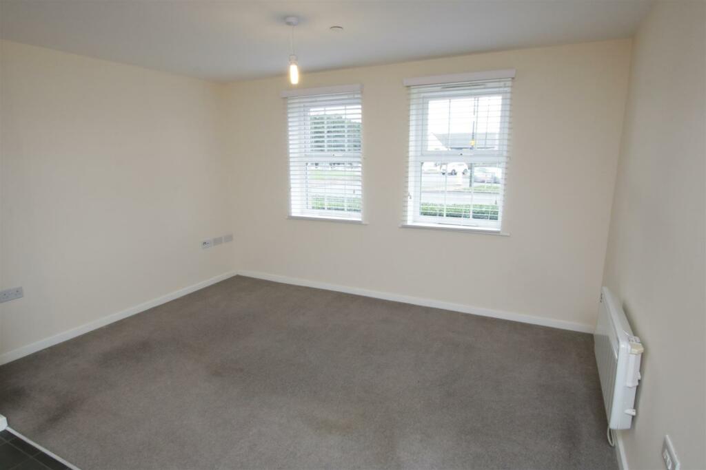 OPEN PLAN LIVING ROOM