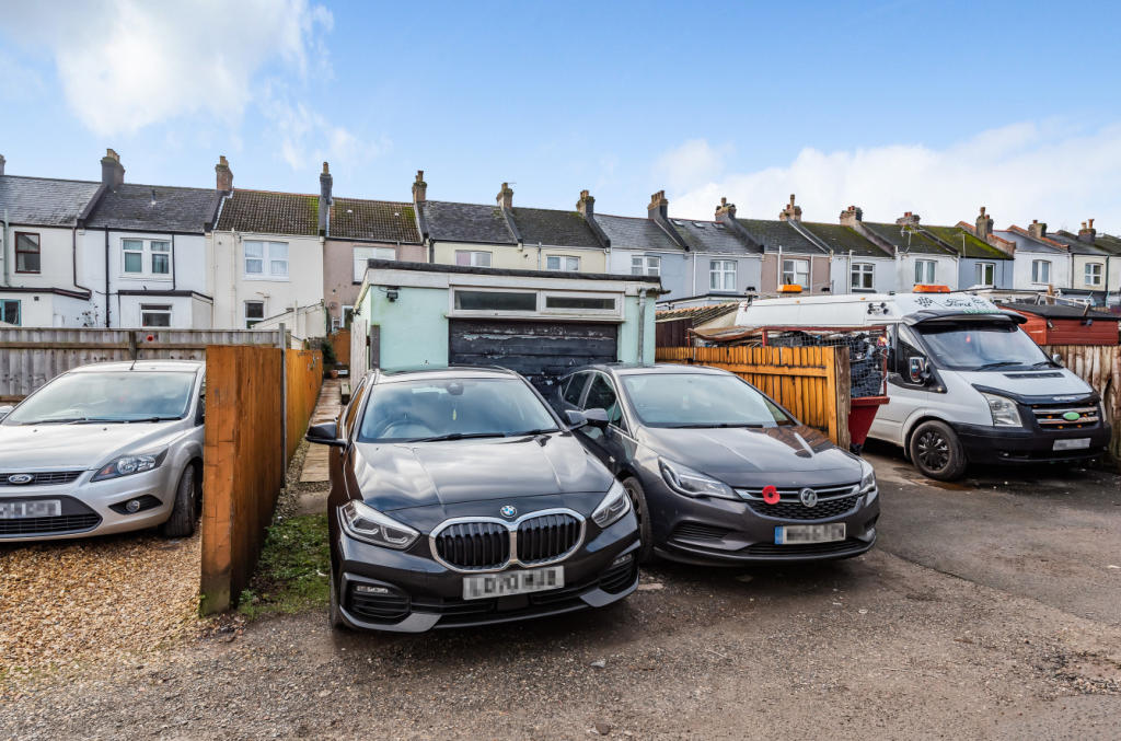 Garage/Parking Area