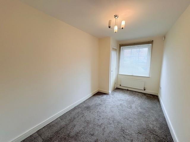 39 Gladstone Bedroom 2.jpg
