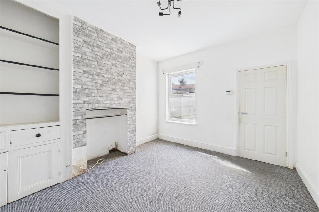 59 Great Western Road, Gloucester GL1 3PZ| Freehol