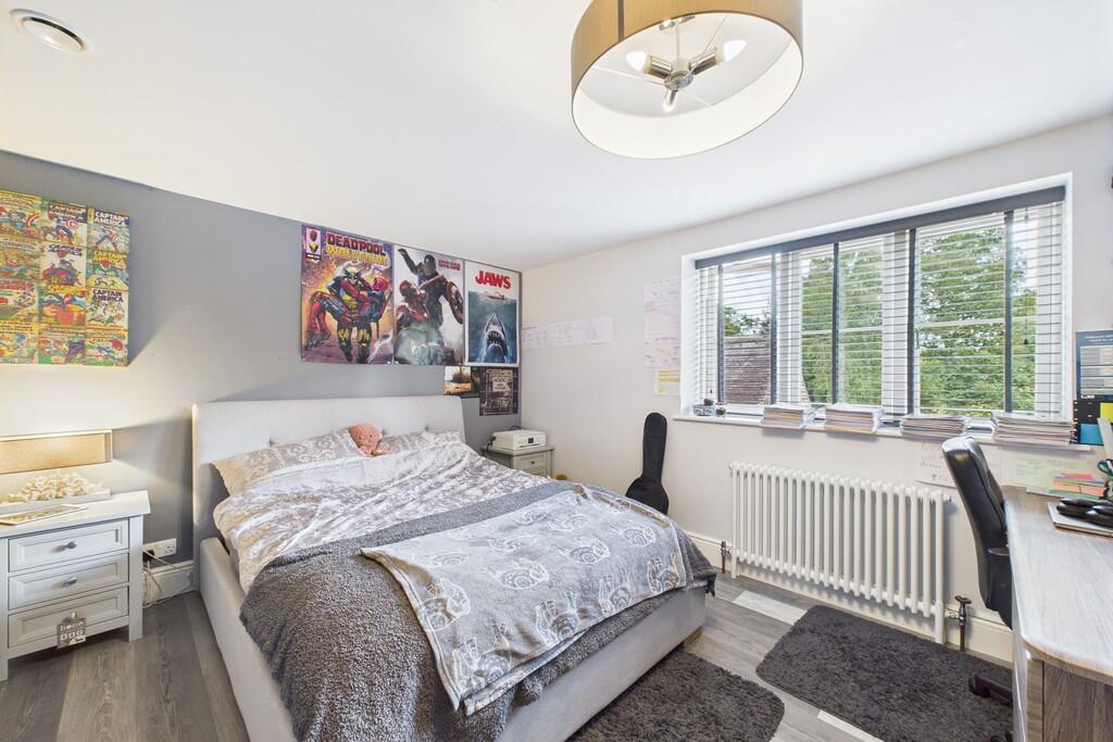 CAM01689G0-PR0472...