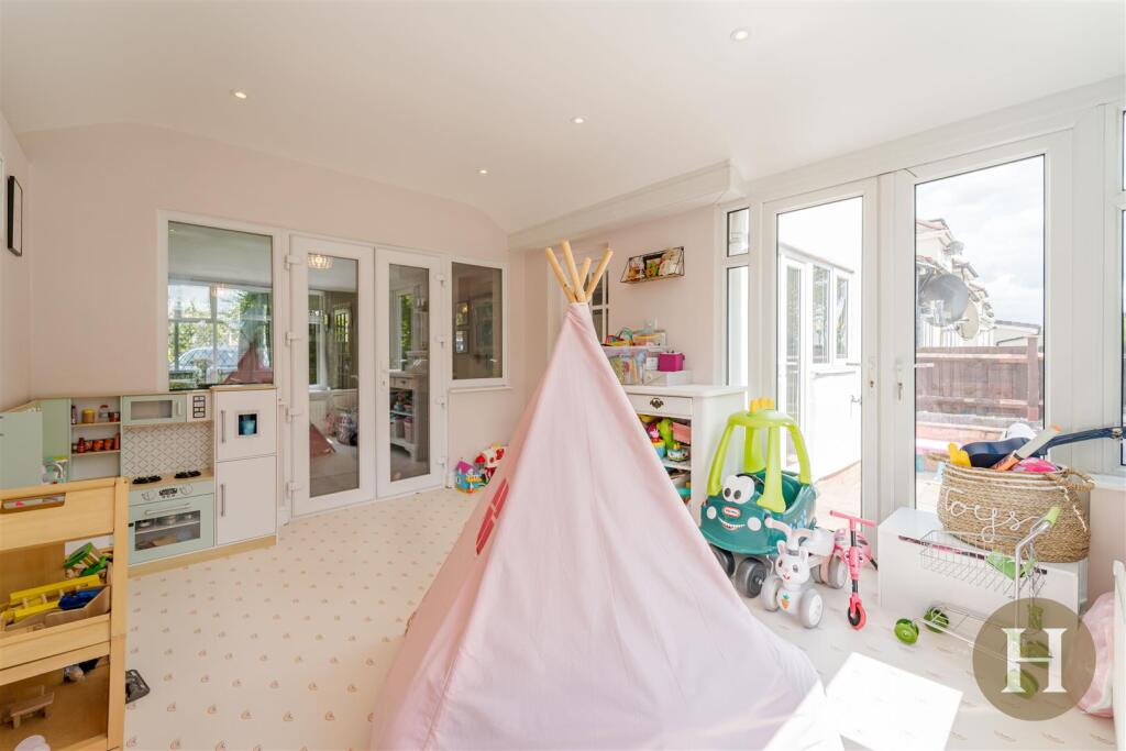 Hadleigh Estate Agents-11.jpg