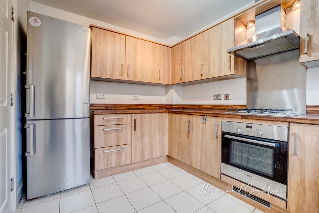 Mostyn Square, Llanishen, HernCrabtree (6).jpg