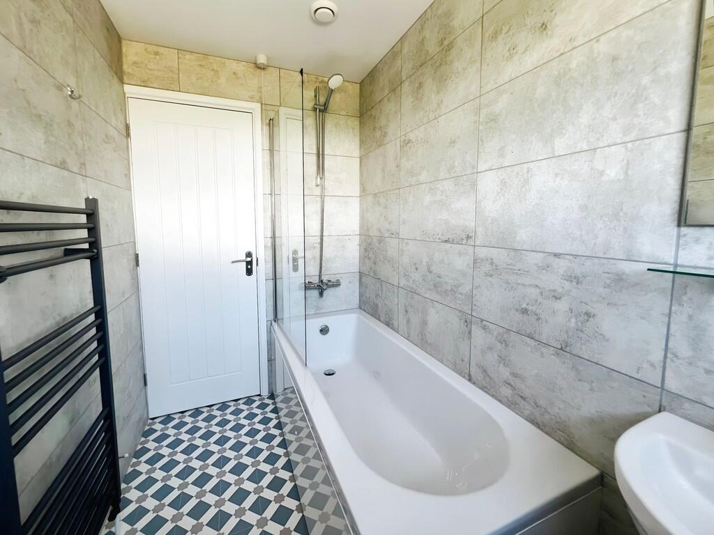 240da946-Bathroom...