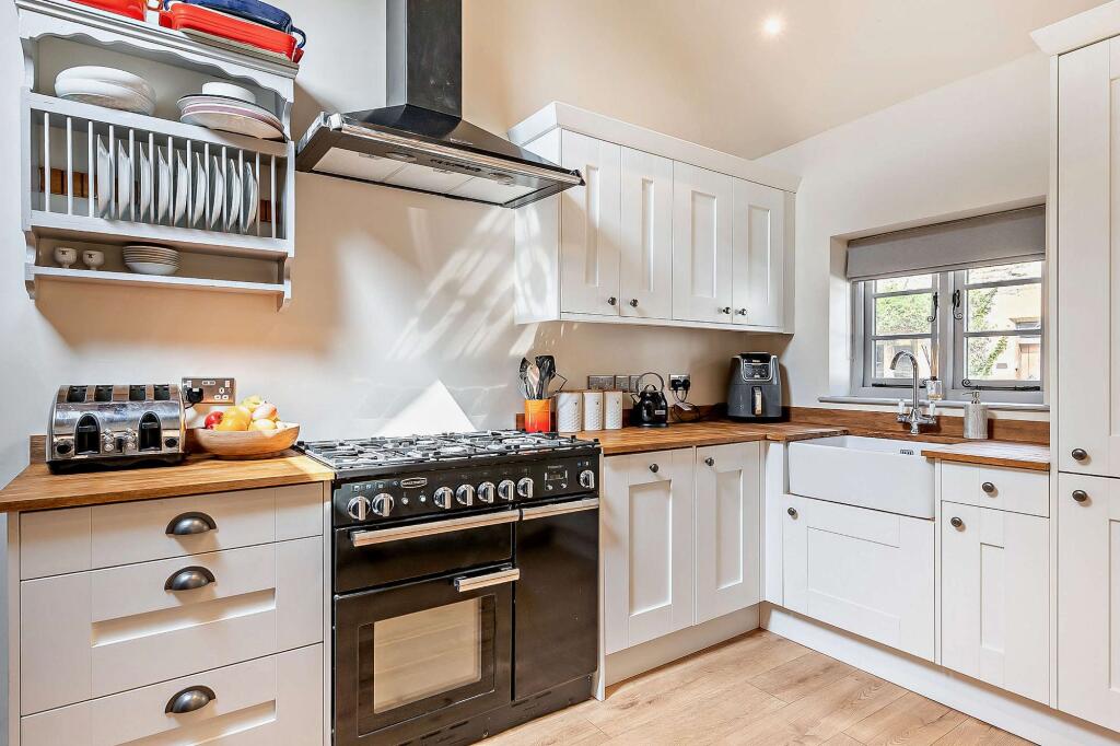 fitted kitchen