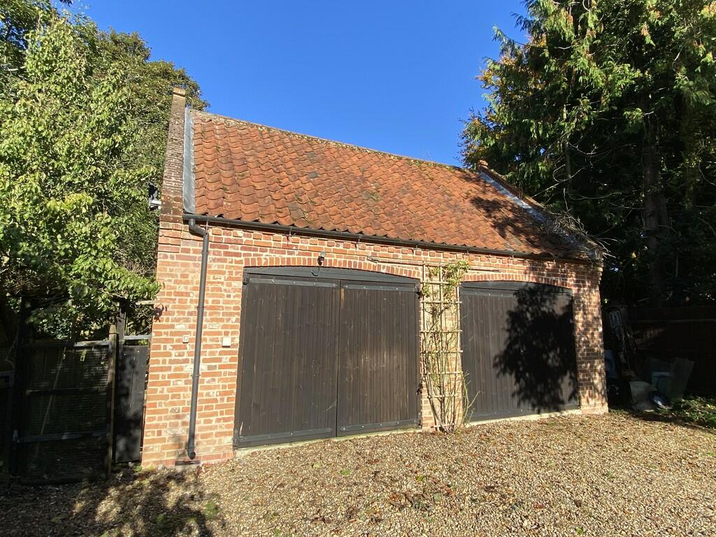 Double garage wit...