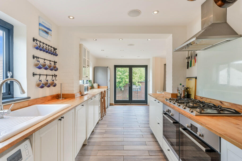 DORMANS ROAD, 1 -...