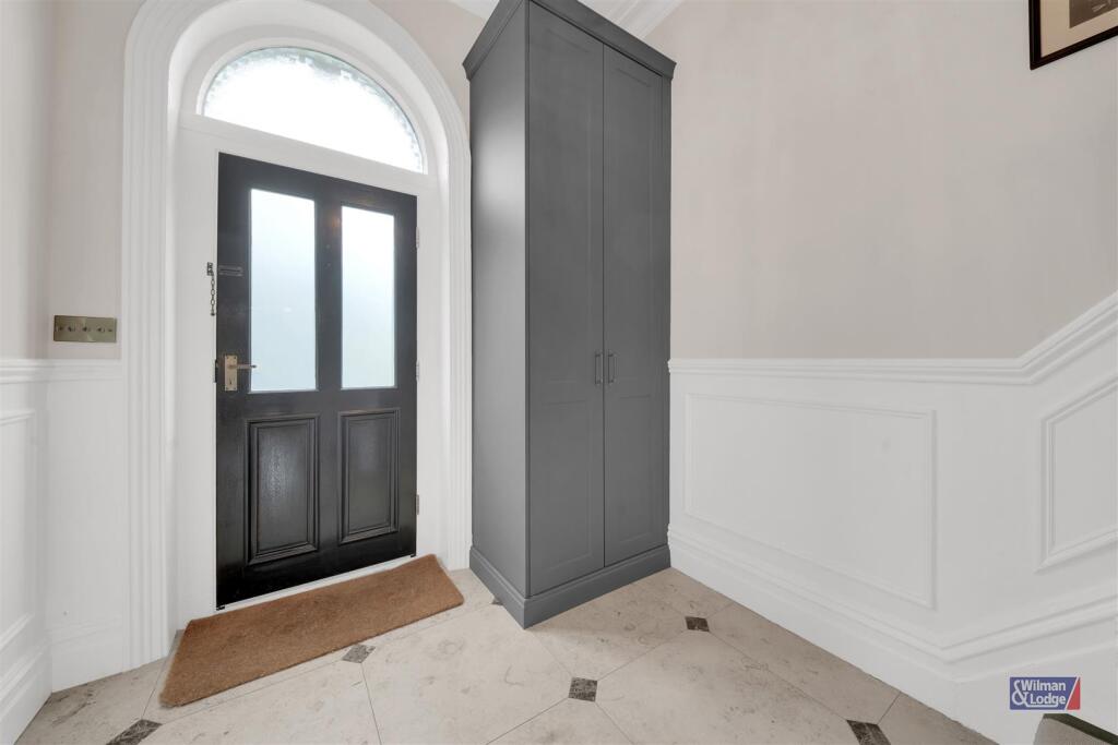 6 Bed, End Terrace, Silsden