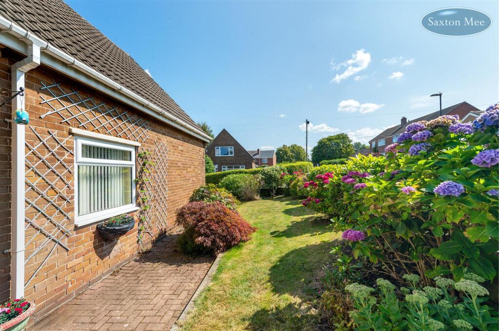 29 MCINTYRE ROAD - garden 1433.jpg