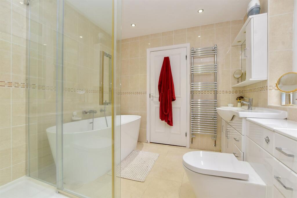 En-Suite Bathroom