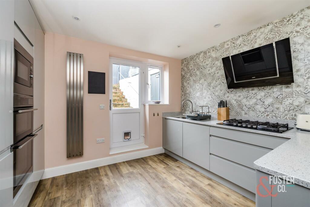Ballards Mill Close, 2-23.JPG
