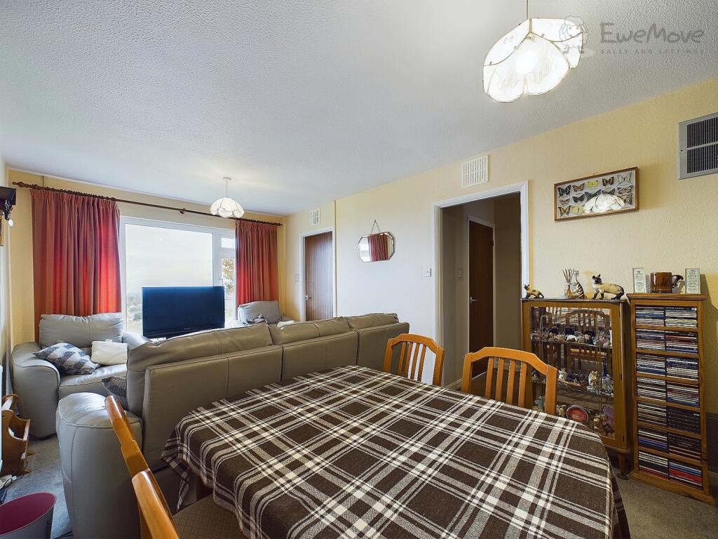 CAM03640G0-PR0022-STILL008